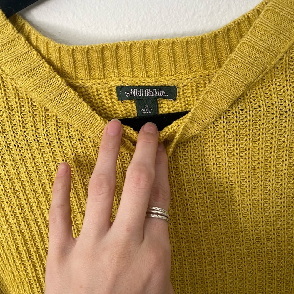 Crop sweater
